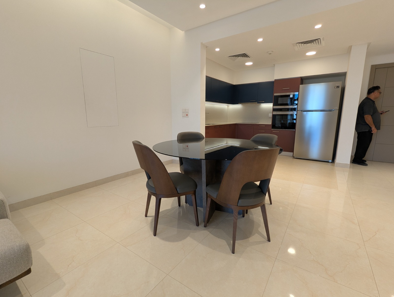 2 Bedrooms Apartment For Rent