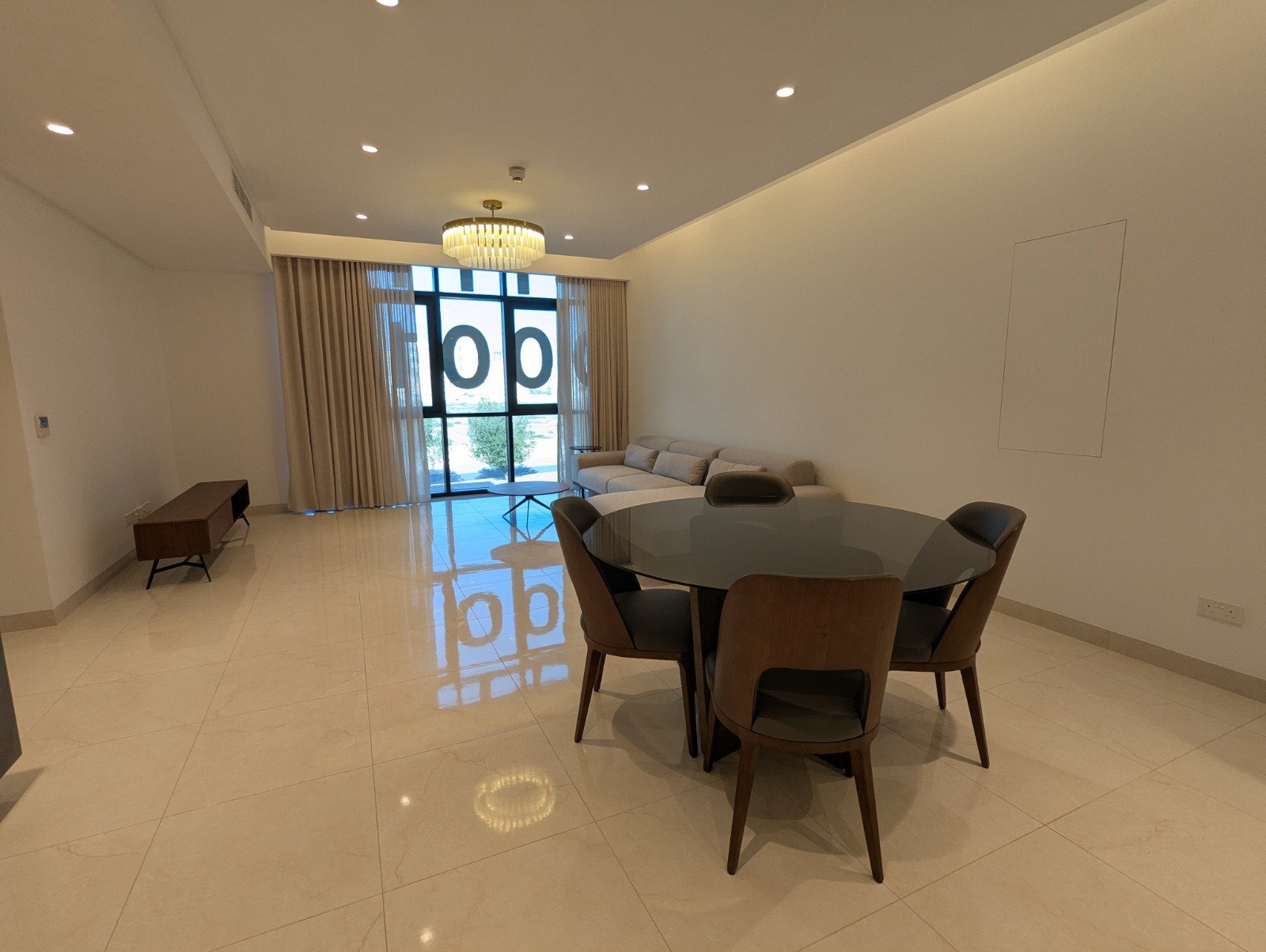 2 Bedrooms Apartment For Rent