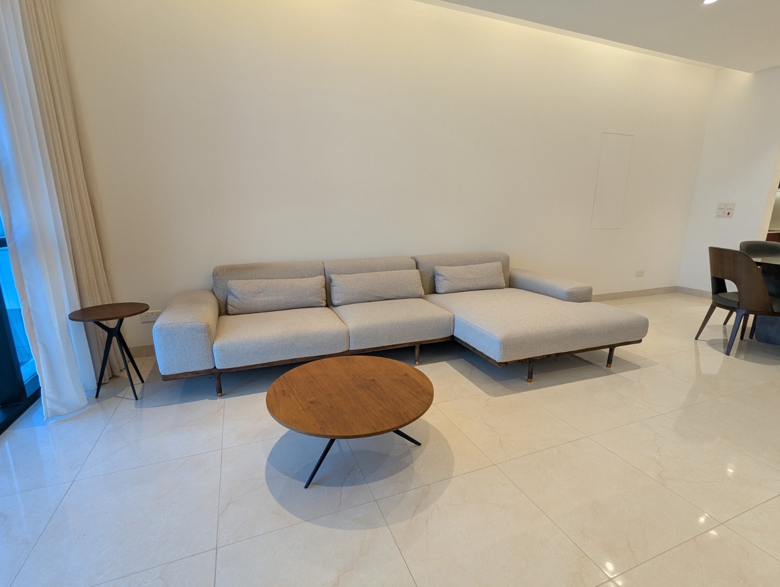 2 Bedrooms Apartment For Rent