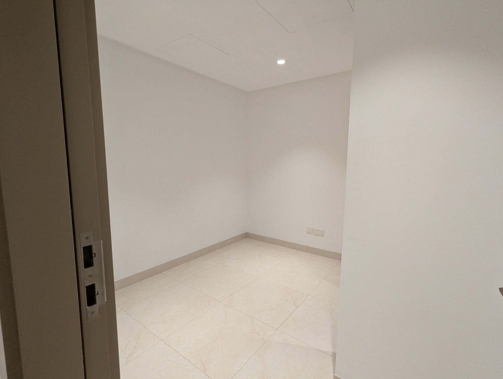 2 Bedrooms Apartment For Rent