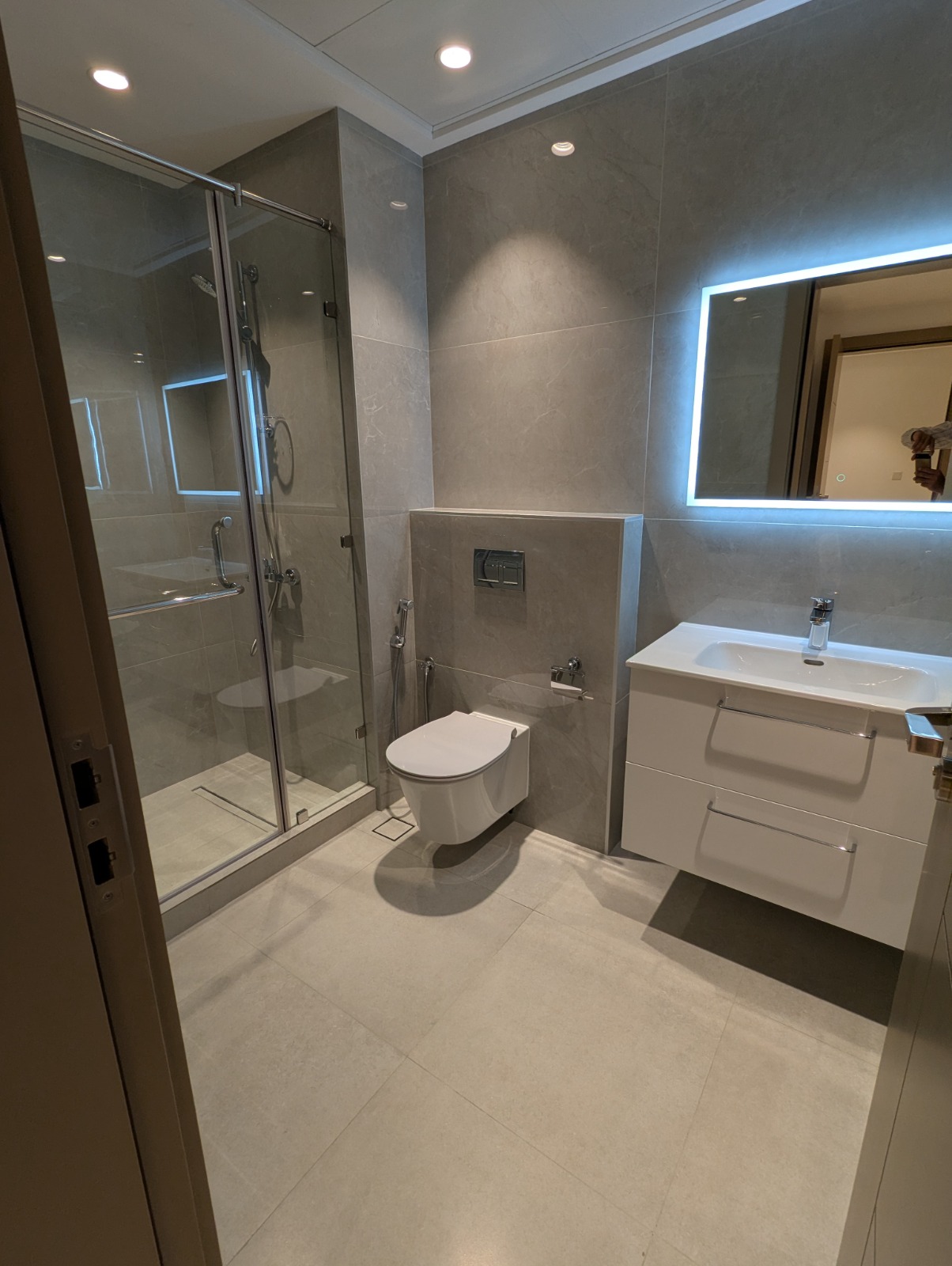 2 Bedrooms Apartment For Rent