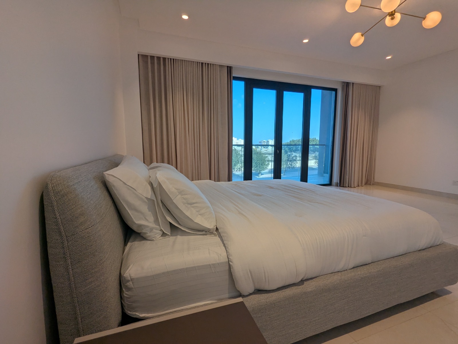 2 Bedrooms Apartment For Rent